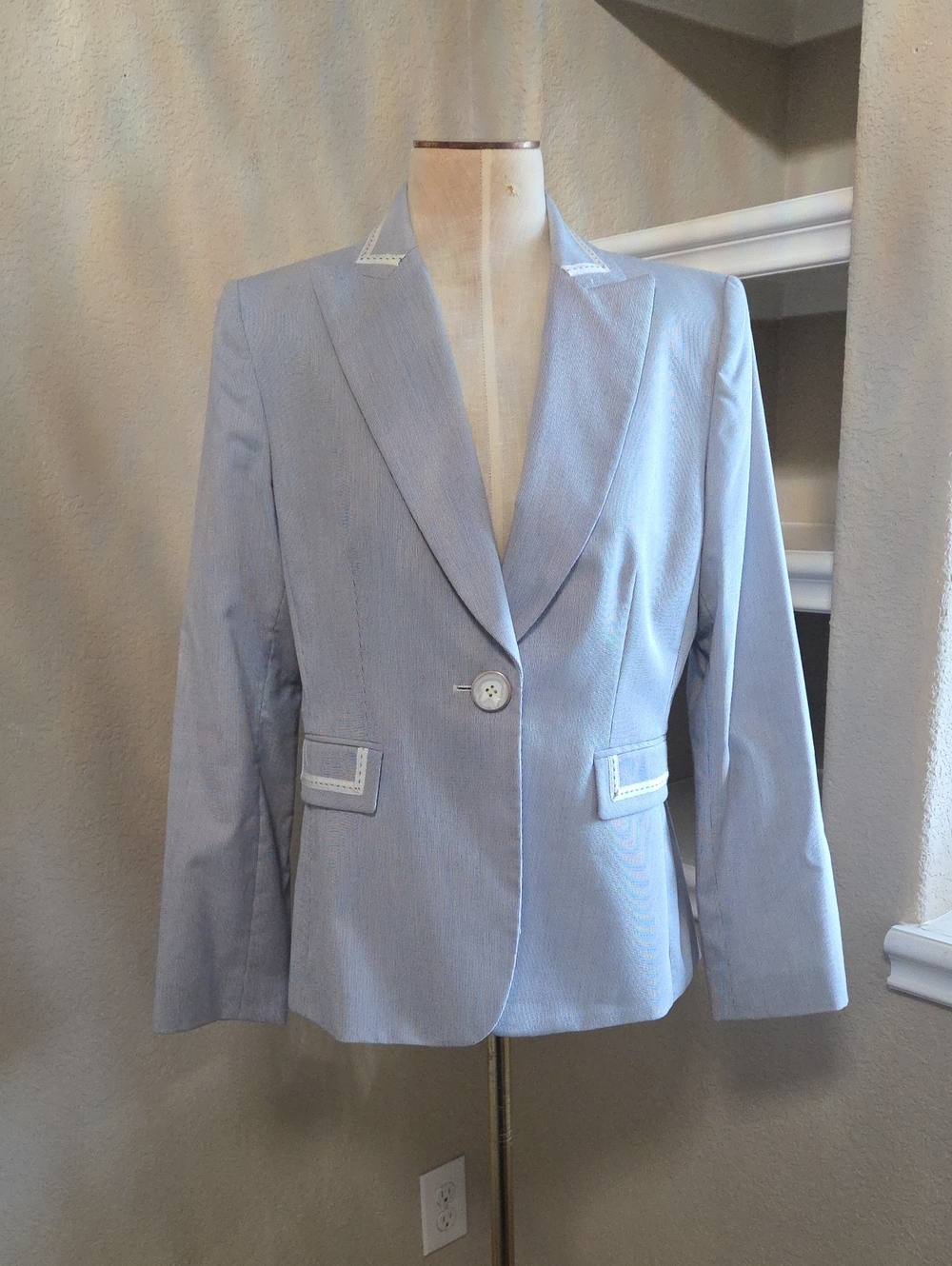 Tahari Light Blue Women's Blazer with Contrast Trim